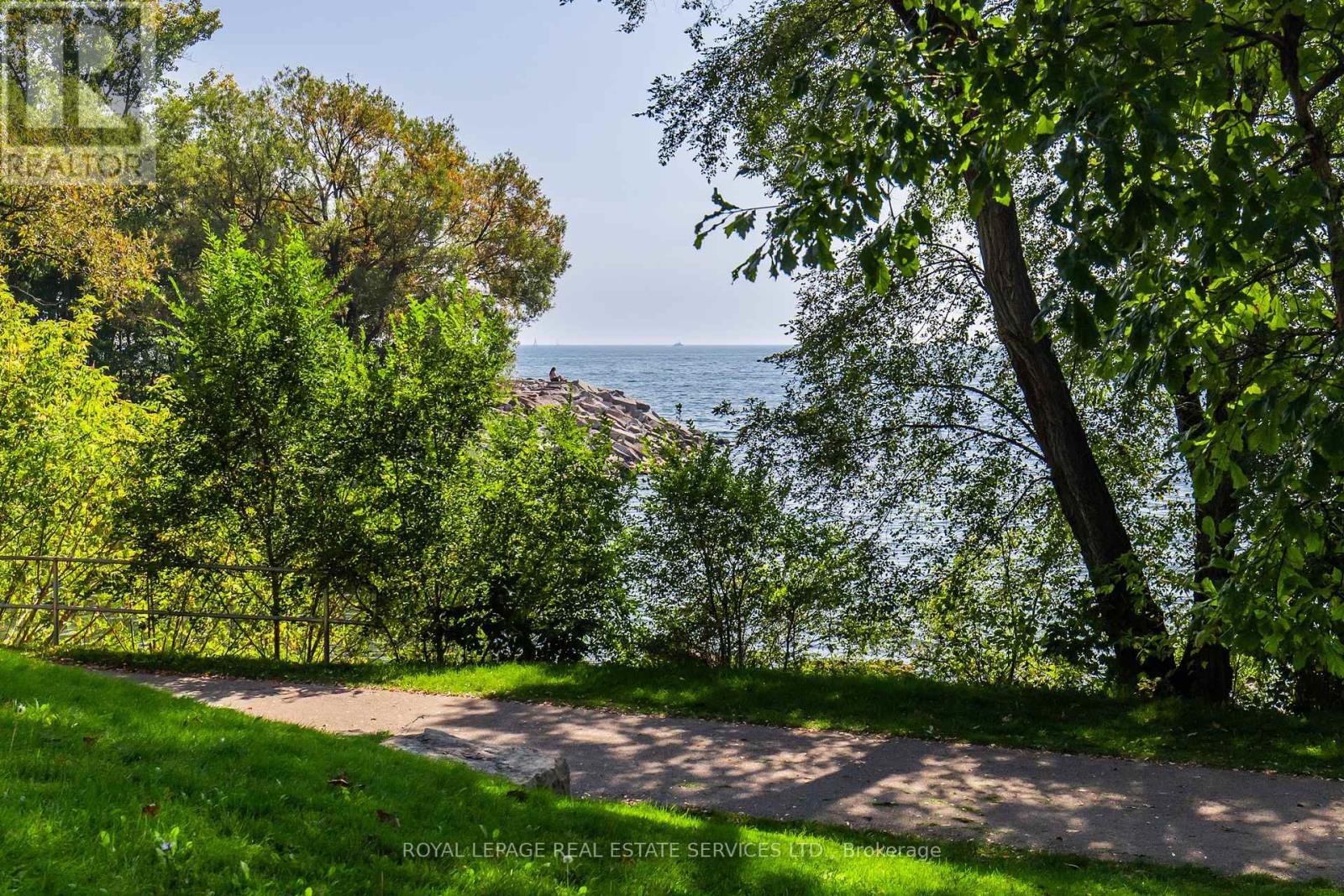 20 Park Boulevard, Toronto, Ontario  M8W 1G7 - Photo 35 - W12448691