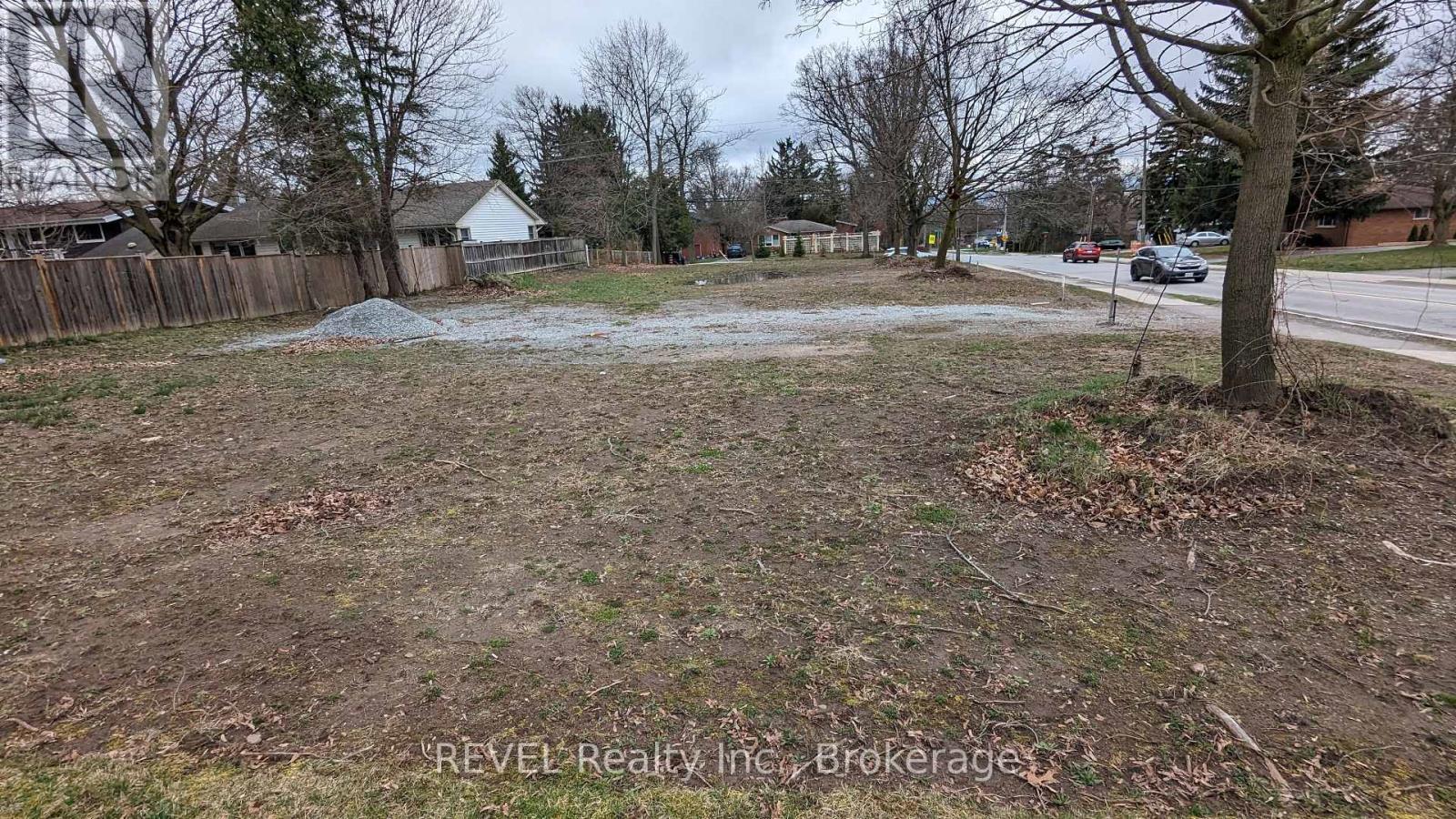 1307 Haist Street, Pelham, Ontario  L0S 1E0 - Photo 5 - X12450210