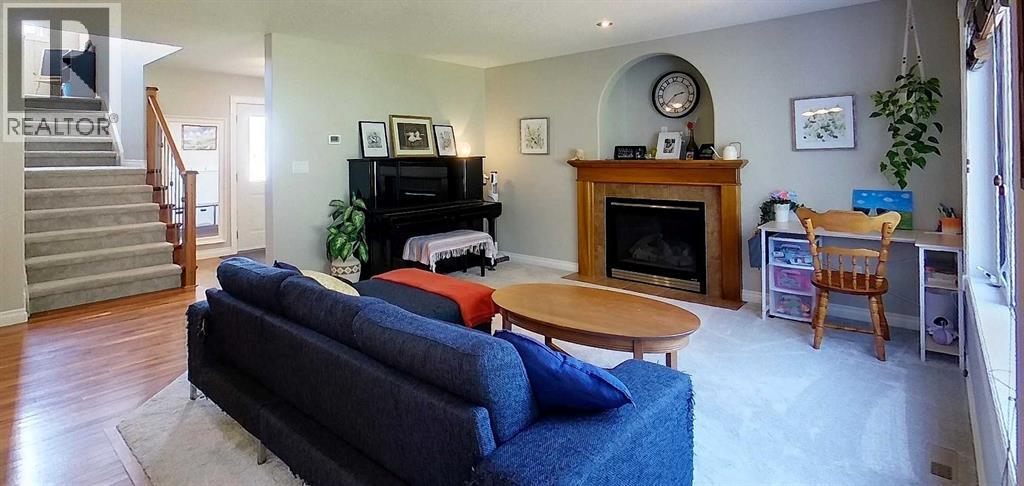 6138 11 Avenue, Edson, Alberta  T7E 1Y8 - Photo 3 - A2262703