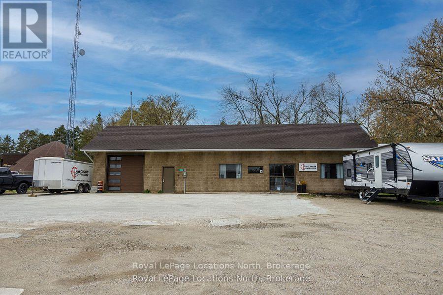 5206 County Rd 9 Road, Clearview, Ontario  L0M 1N0 - Photo 18 - S12450212