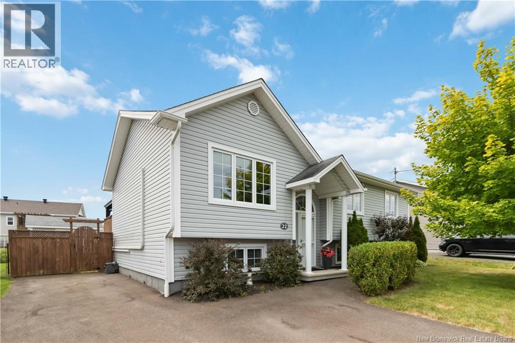 22 Falcon Drive, Moncton, New Brunswick  E1G 0H7 - Photo 2 - NB128150