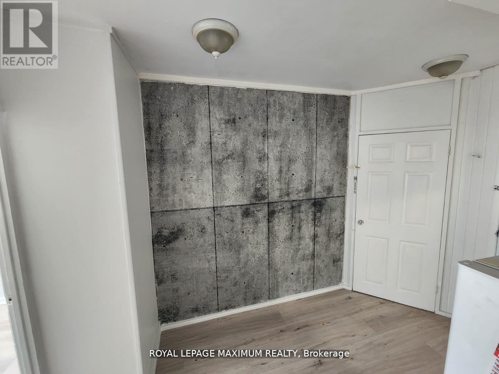 827 Albion Road, Toronto, Ontario  M9V 1H2 - Photo 10 - W12450048