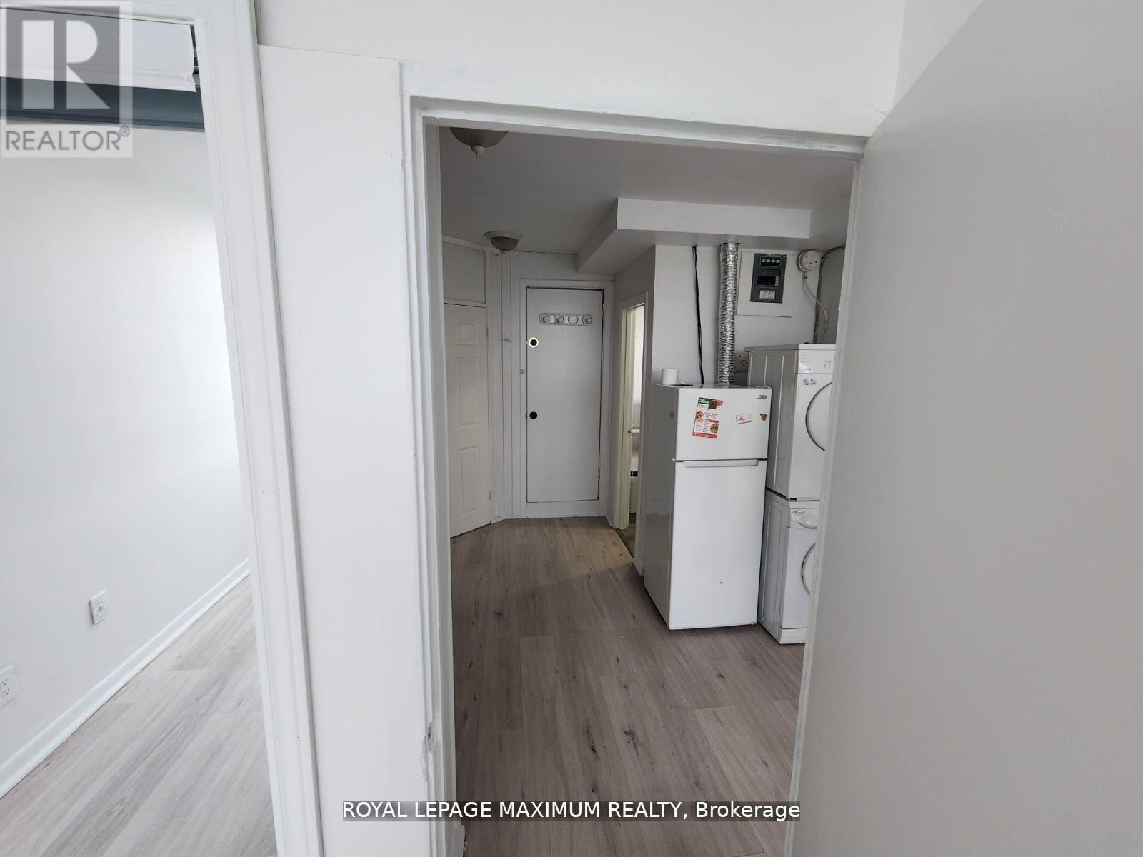 827 Albion Road, Toronto, Ontario  M9V 1H2 - Photo 3 - W12450048