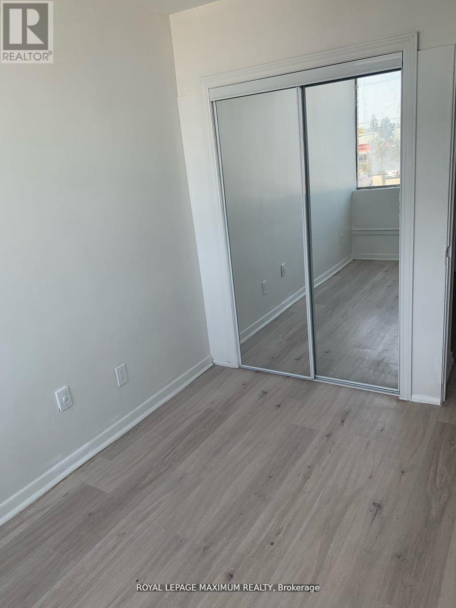 827 Albion Road, Toronto, Ontario  M9V 1H2 - Photo 5 - W12450048