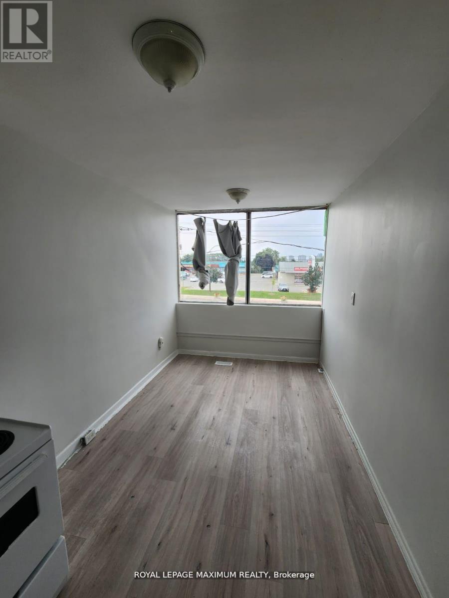 827 Albion Road, Toronto, Ontario  M9V 1H2 - Photo 6 - W12450048