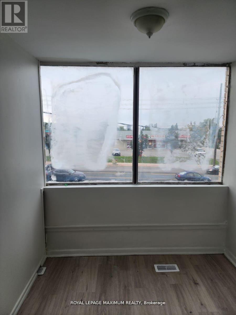 827 Albion Road, Toronto, Ontario  M9V 1H2 - Photo 7 - W12450048