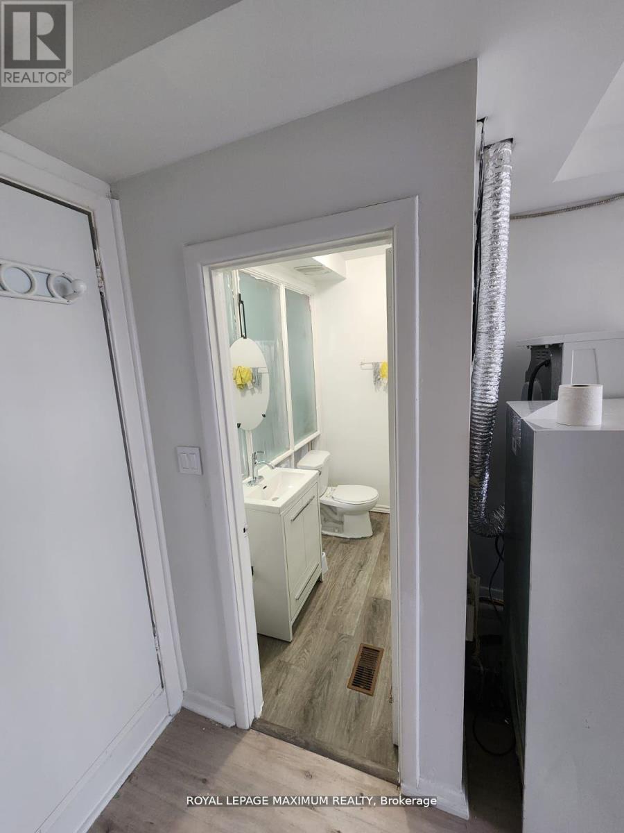 827 Albion Road, Toronto, Ontario  M9V 1H2 - Photo 8 - W12450048