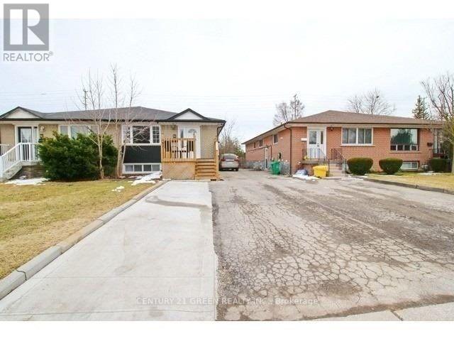 (Main) - 92 Kingsmere Crescent, Brampton, Ontario  L6X 1Z4 - Photo 1 - W12450055