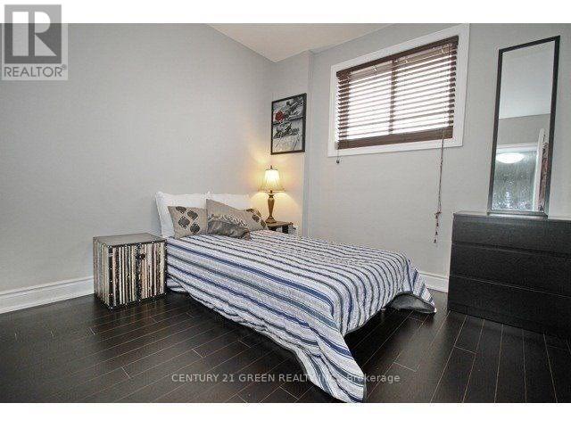 (Main) - 92 Kingsmere Crescent, Brampton, Ontario  L6X 1Z4 - Photo 11 - W12450055