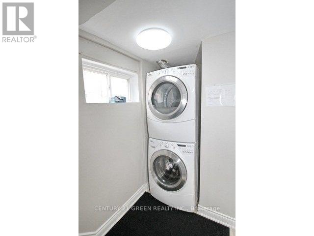 (Main) - 92 Kingsmere Crescent, Brampton, Ontario  L6X 1Z4 - Photo 12 - W12450055