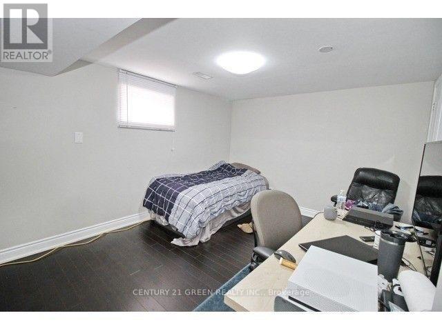 (Main) - 92 Kingsmere Crescent, Brampton, Ontario  L6X 1Z4 - Photo 16 - W12450055