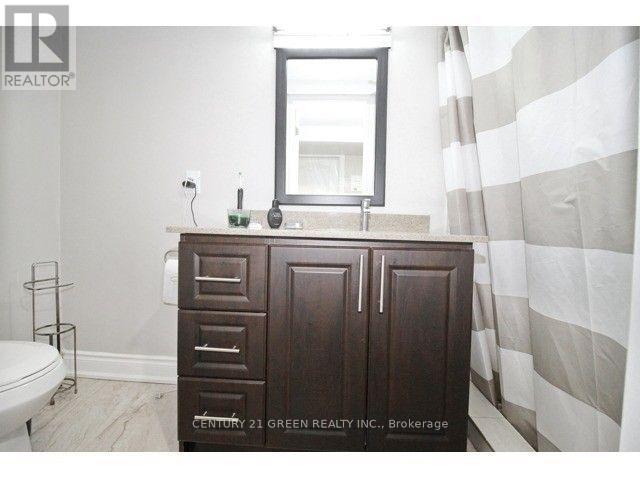(Main) - 92 Kingsmere Crescent, Brampton, Ontario  L6X 1Z4 - Photo 17 - W12450055