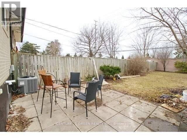 (Main) - 92 Kingsmere Crescent, Brampton, Ontario  L6X 1Z4 - Photo 19 - W12450055