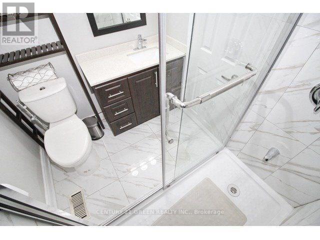 (Main) - 92 Kingsmere Crescent, Brampton, Ontario  L6X 1Z4 - Photo 9 - W12450055