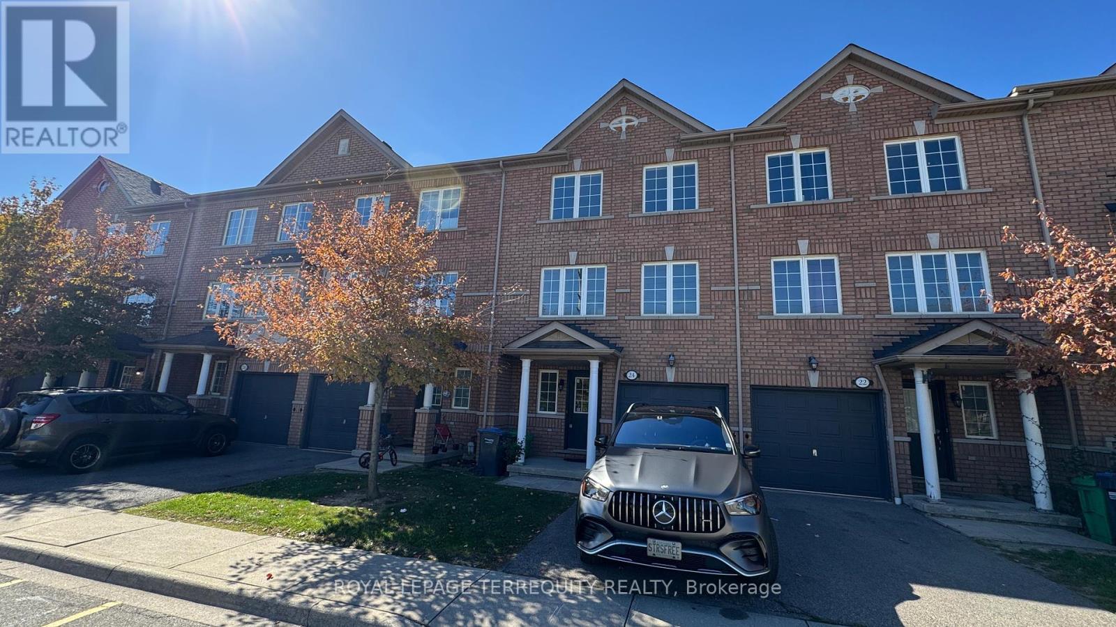 24 - 520 Novo Star Drive, Mississauga, Ontario  L5W 1X7 - Photo 2 - W12450057