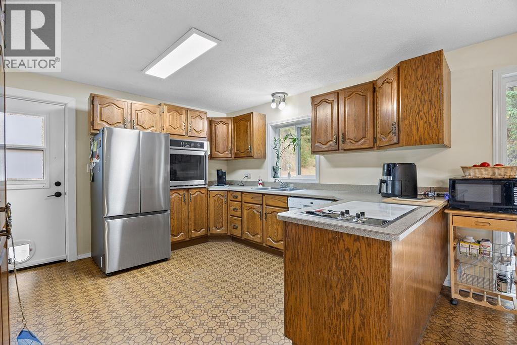 2429 Salmon River Road, Salmon Arm, British Columbia  V1E 4M1 - Photo 3 - 10364740