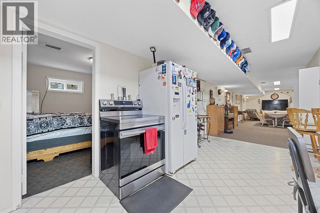 2429 Salmon River Road, Salmon Arm, British Columbia  V1E 4M1 - Photo 35 - 10364740