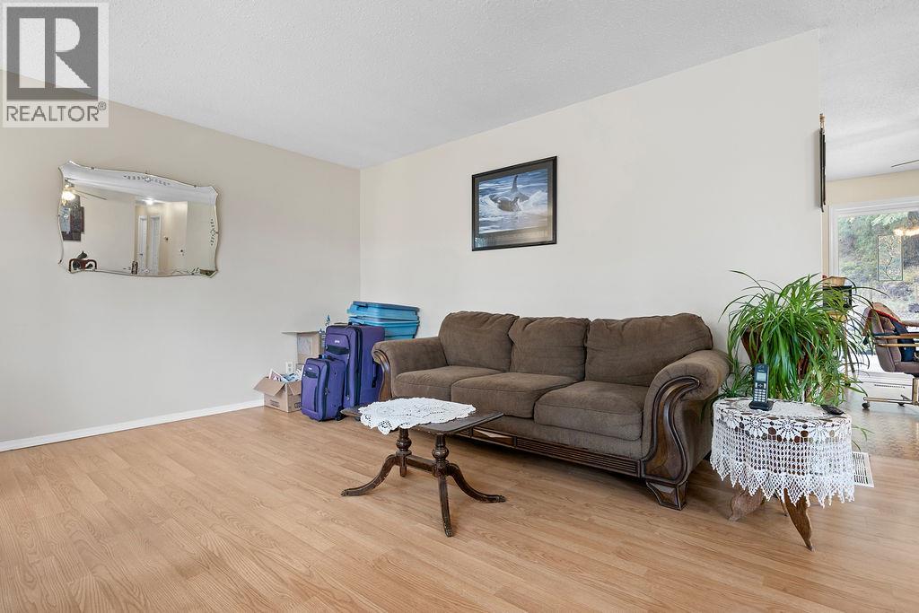2429 Salmon River Road, Salmon Arm, British Columbia  V1E 4M1 - Photo 12 - 10364740