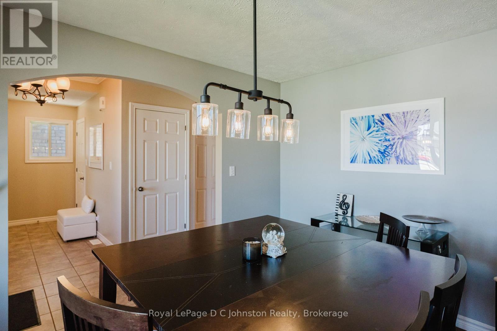 219 Stickel Street, Saugeen Shores, Ontario  N0H 2C1 - Photo 10 - X12450113