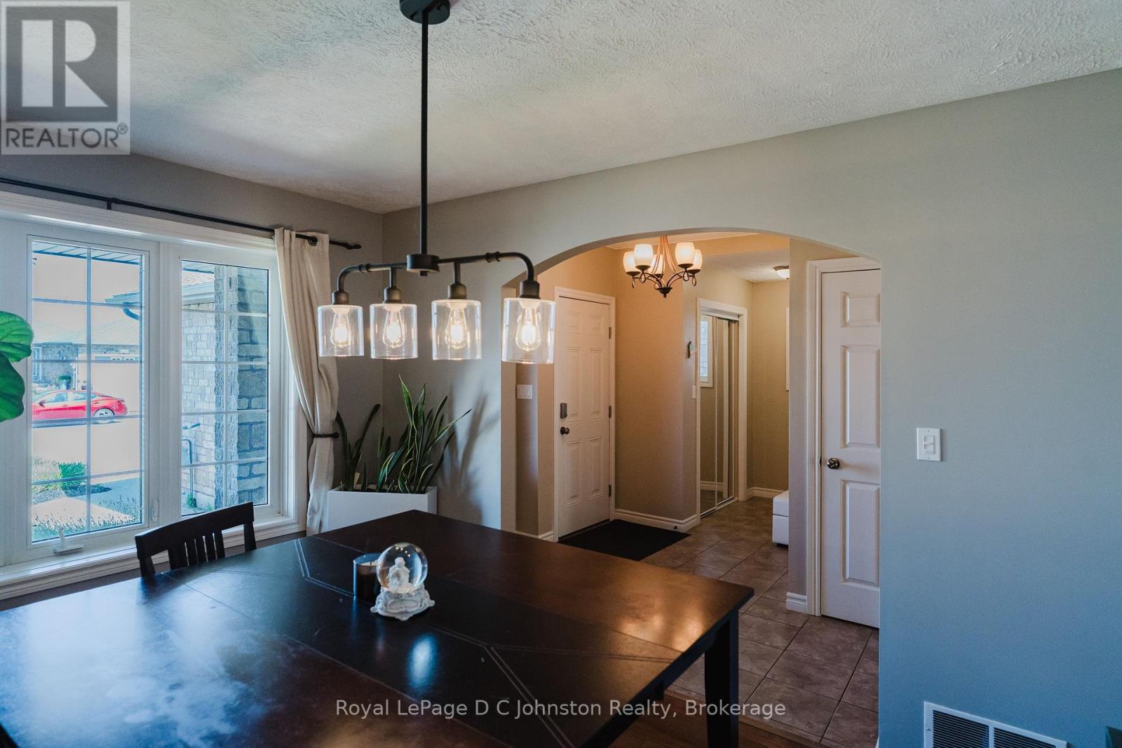 219 Stickel Street, Saugeen Shores, Ontario  N0H 2C1 - Photo 11 - X12450113