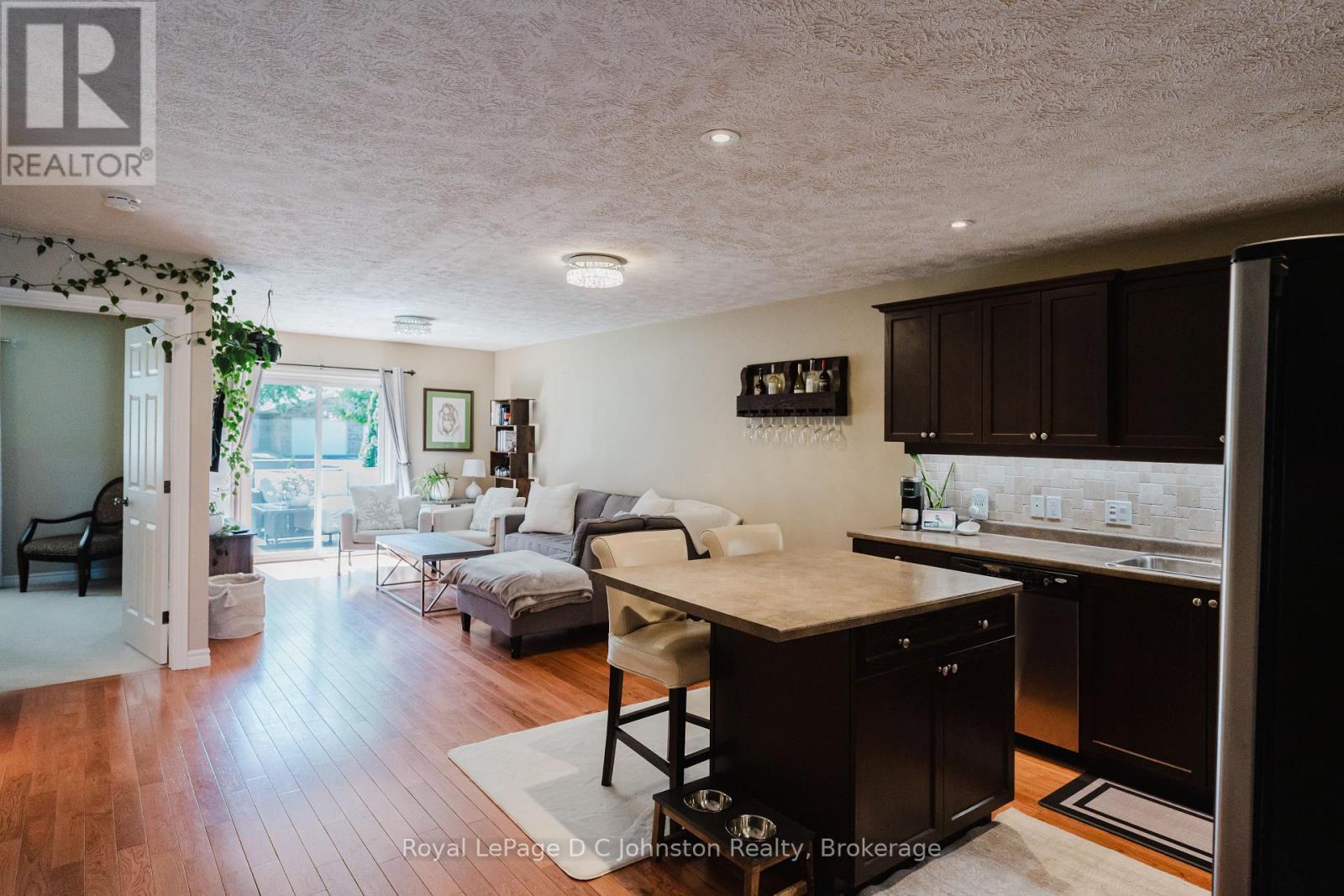 219 Stickel Street, Saugeen Shores, Ontario  N0H 2C1 - Photo 12 - X12450113