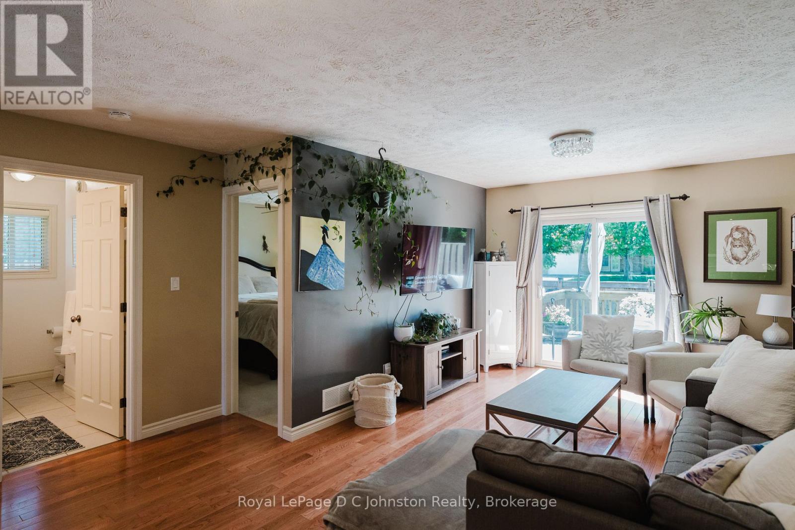 219 Stickel Street, Saugeen Shores, Ontario  N0H 2C1 - Photo 16 - X12450113