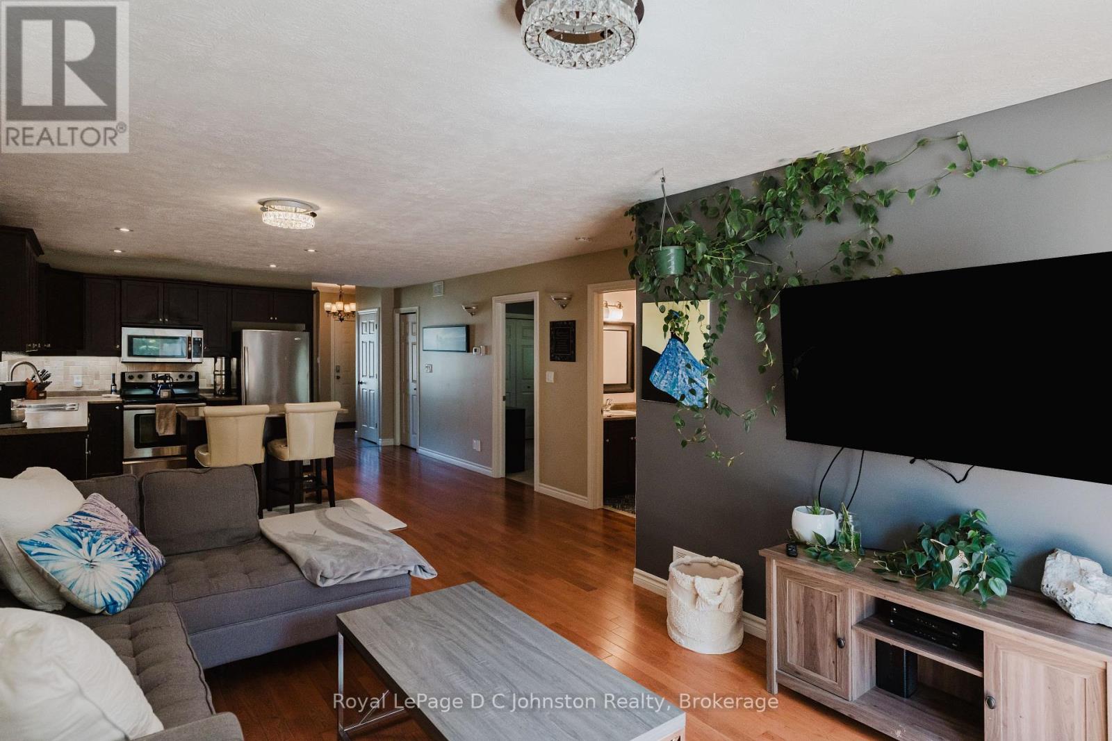 219 Stickel Street, Saugeen Shores, Ontario  N0H 2C1 - Photo 19 - X12450113