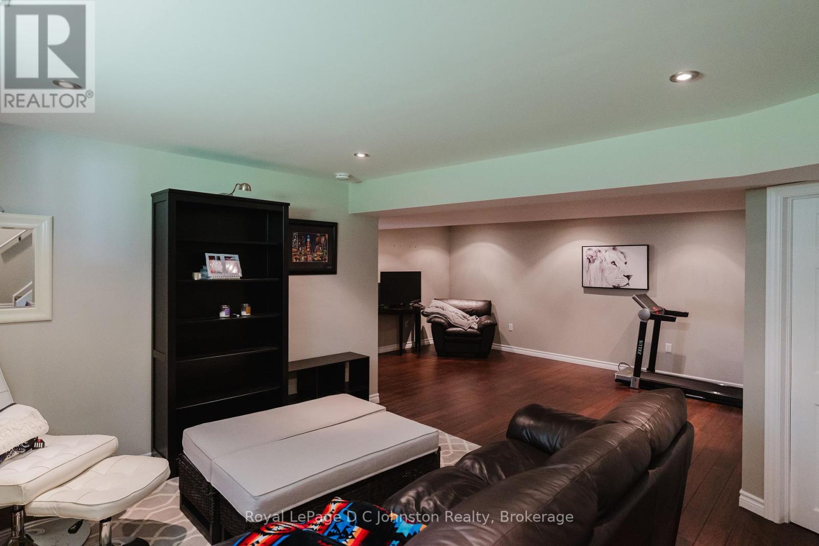 219 Stickel Street, Saugeen Shores, Ontario  N0H 2C1 - Photo 25 - X12450113