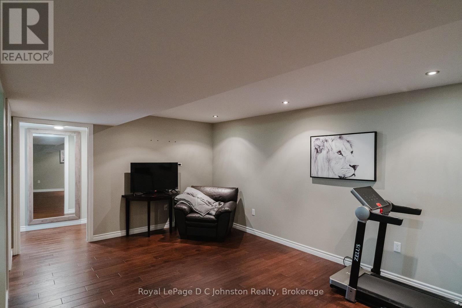 219 Stickel Street, Saugeen Shores, Ontario  N0H 2C1 - Photo 27 - X12450113