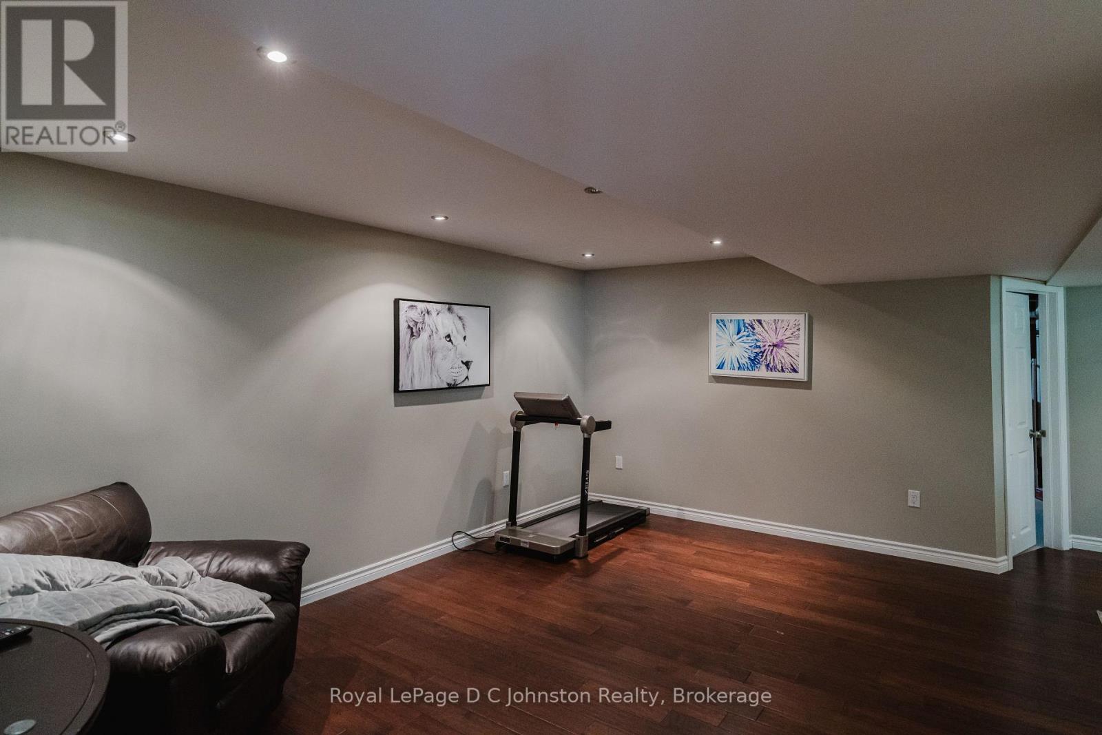 219 Stickel Street, Saugeen Shores, Ontario  N0H 2C1 - Photo 29 - X12450113