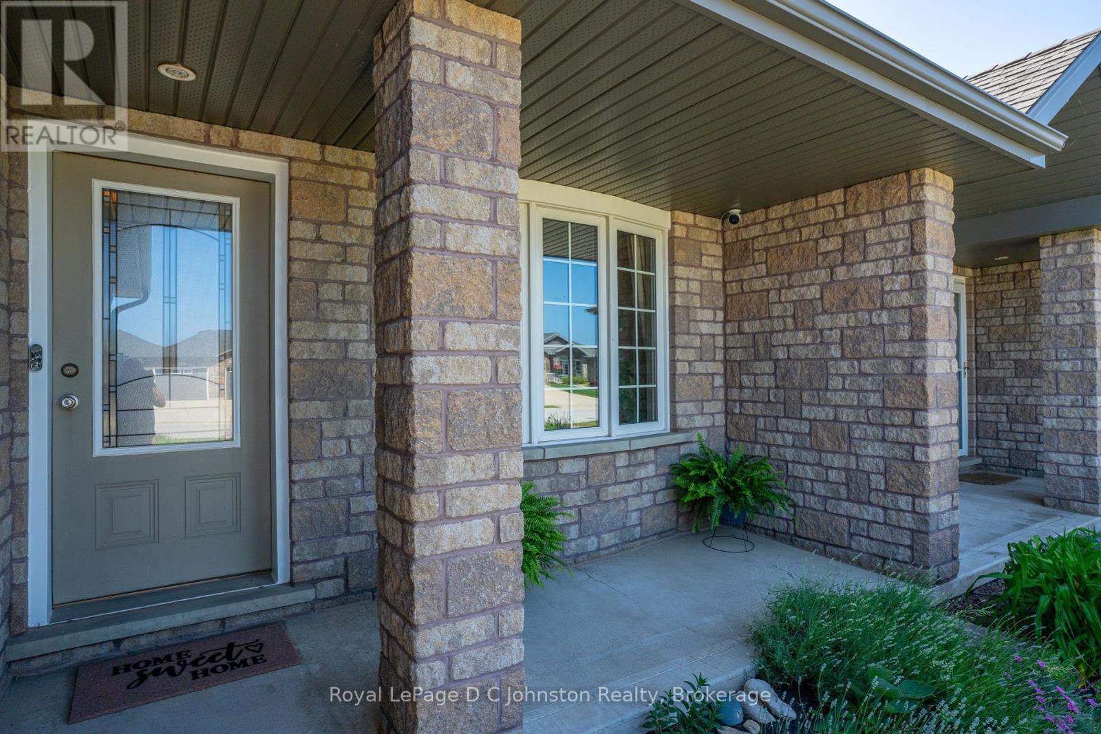 219 Stickel Street, Saugeen Shores, Ontario  N0H 2C1 - Photo 3 - X12450113