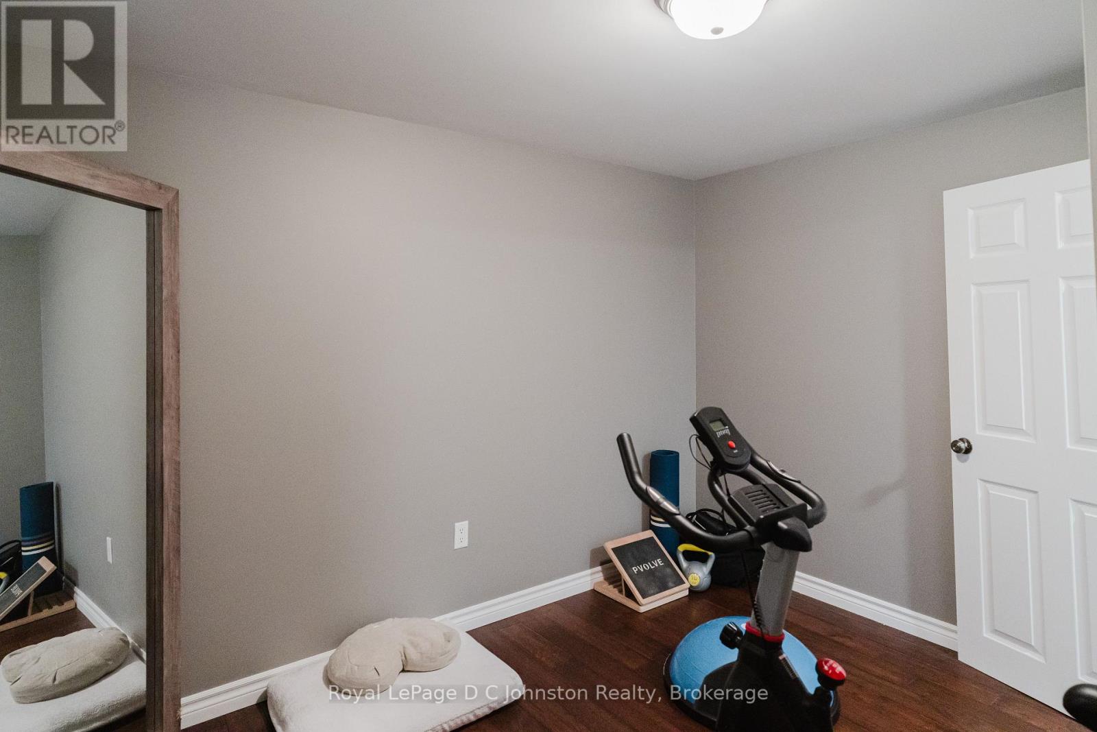 219 Stickel Street, Saugeen Shores, Ontario  N0H 2C1 - Photo 32 - X12450113