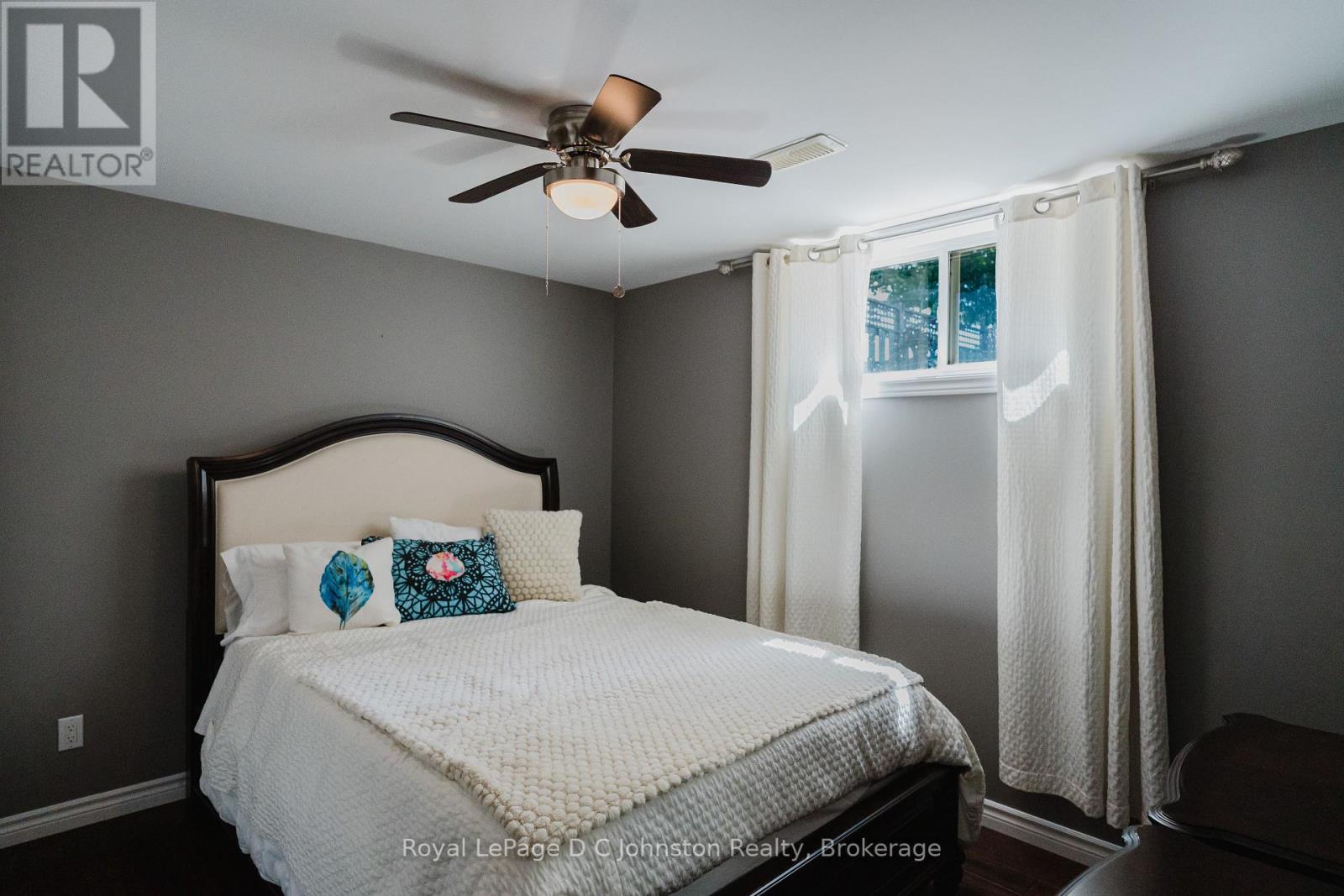 219 Stickel Street, Saugeen Shores, Ontario  N0H 2C1 - Photo 33 - X12450113