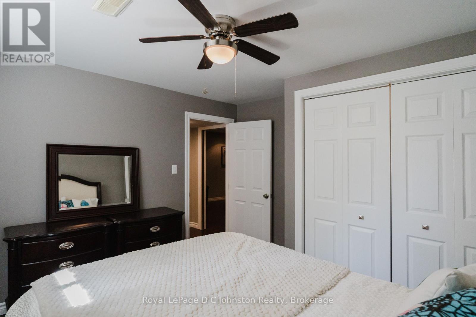 219 Stickel Street, Saugeen Shores, Ontario  N0H 2C1 - Photo 34 - X12450113