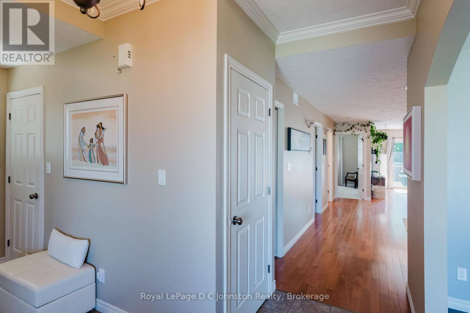 219 Stickel Street, Saugeen Shores, Ontario  N0H 2C1 - Photo 5 - X12450113