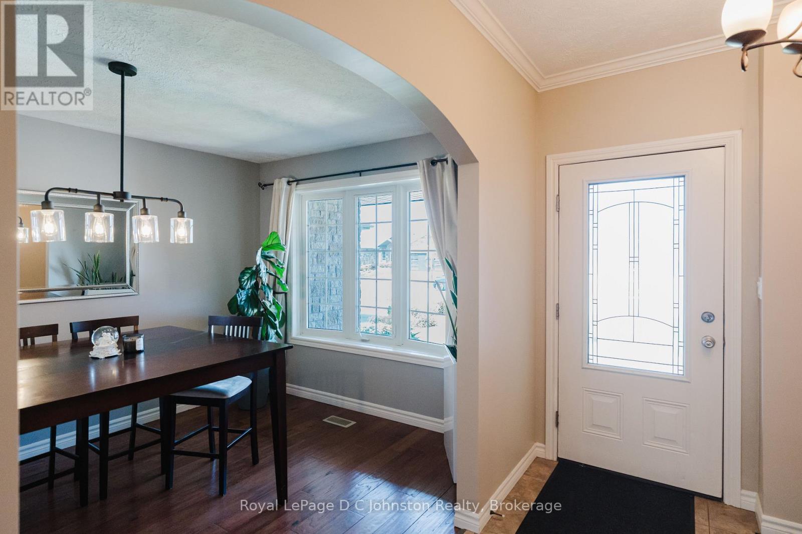 219 Stickel Street, Saugeen Shores, Ontario  N0H 2C1 - Photo 6 - X12450113