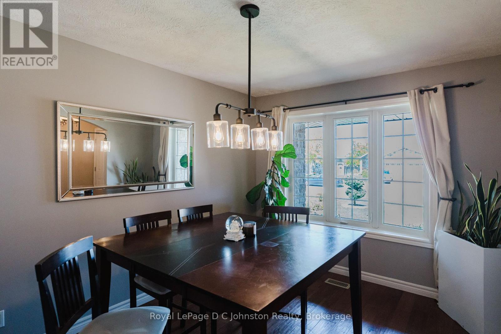 219 Stickel Street, Saugeen Shores, Ontario  N0H 2C1 - Photo 9 - X12450113