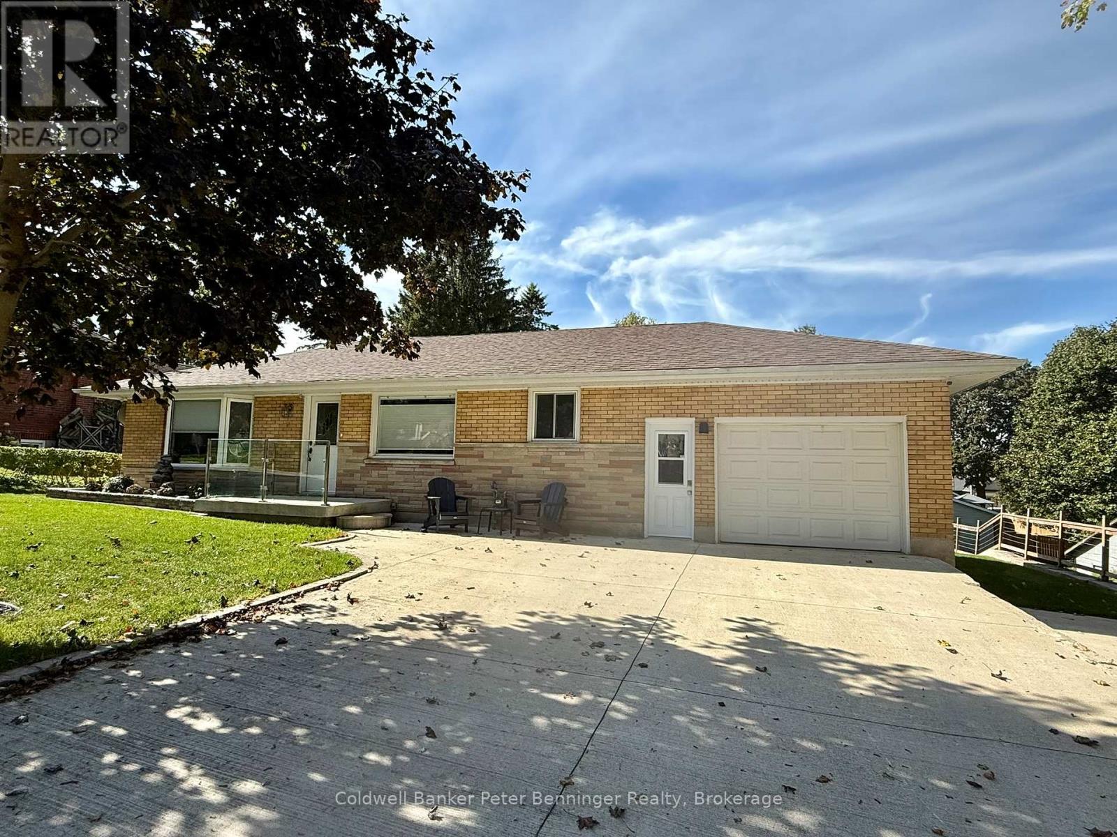 10 Brownlee Street S, South Bruce, Ontario  N0G 2S0 - Photo 2 - X12450122