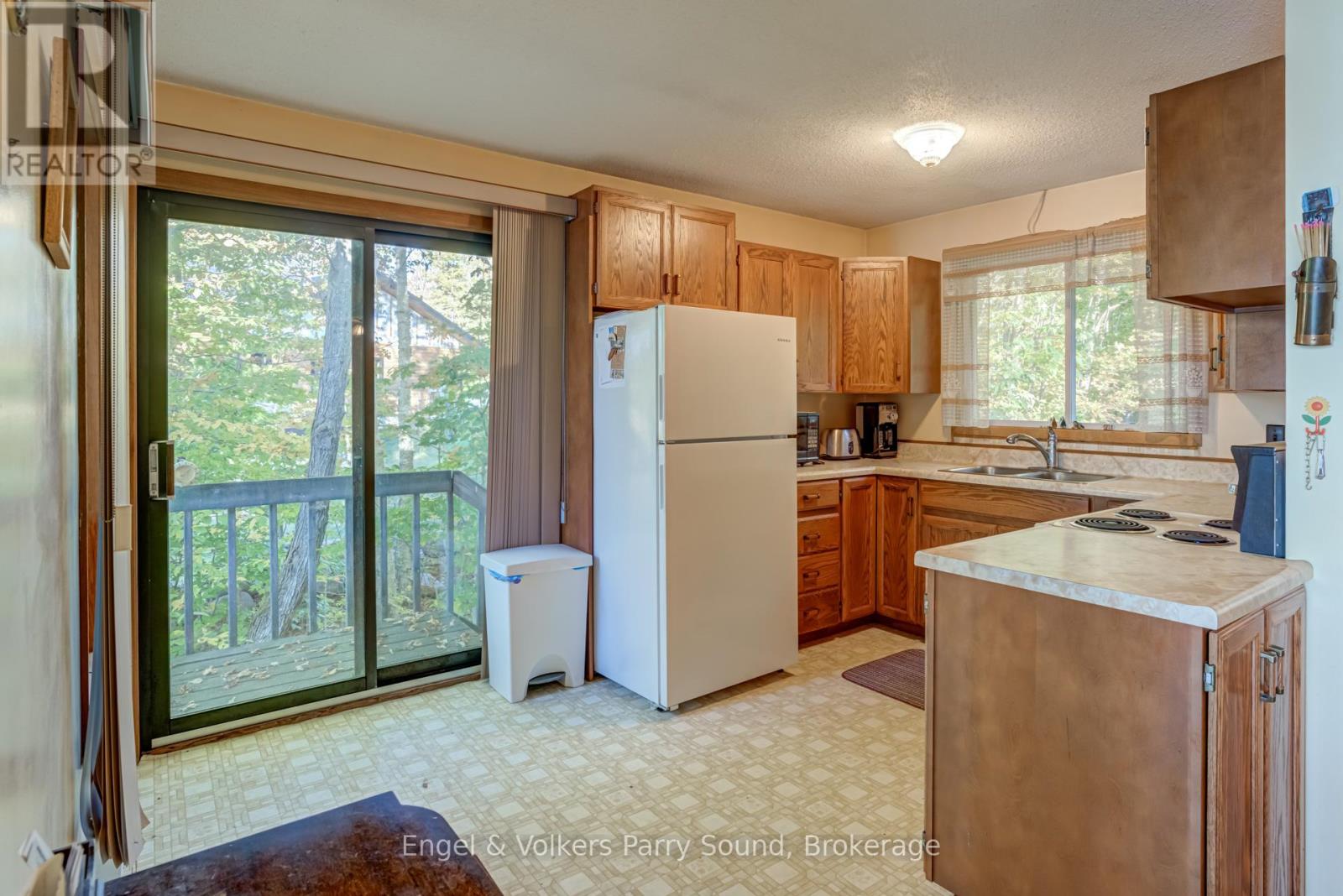 5 Beech Avenue, Carling, Ontario  P0G 1G0 - Photo 12 - X12450202