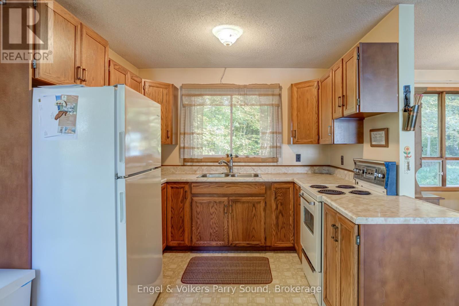5 Beech Avenue, Carling, Ontario  P0G 1G0 - Photo 13 - X12450202