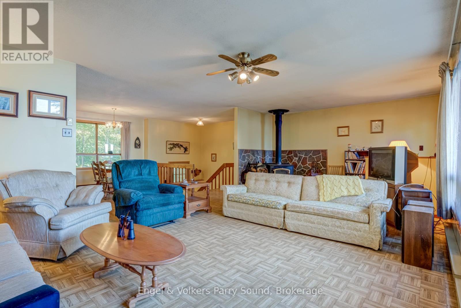 5 Beech Avenue, Carling, Ontario  P0G 1G0 - Photo 6 - X12450202