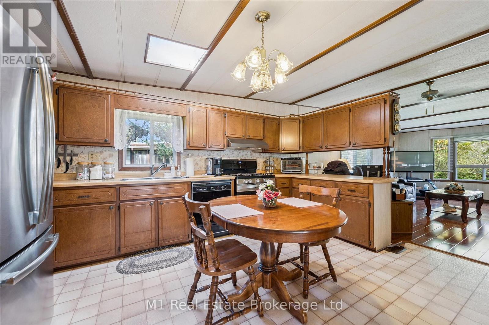 1 Grand Vista Drive, Wellington North, Ontario  N0G 2L0 - Photo 12 - X12450223