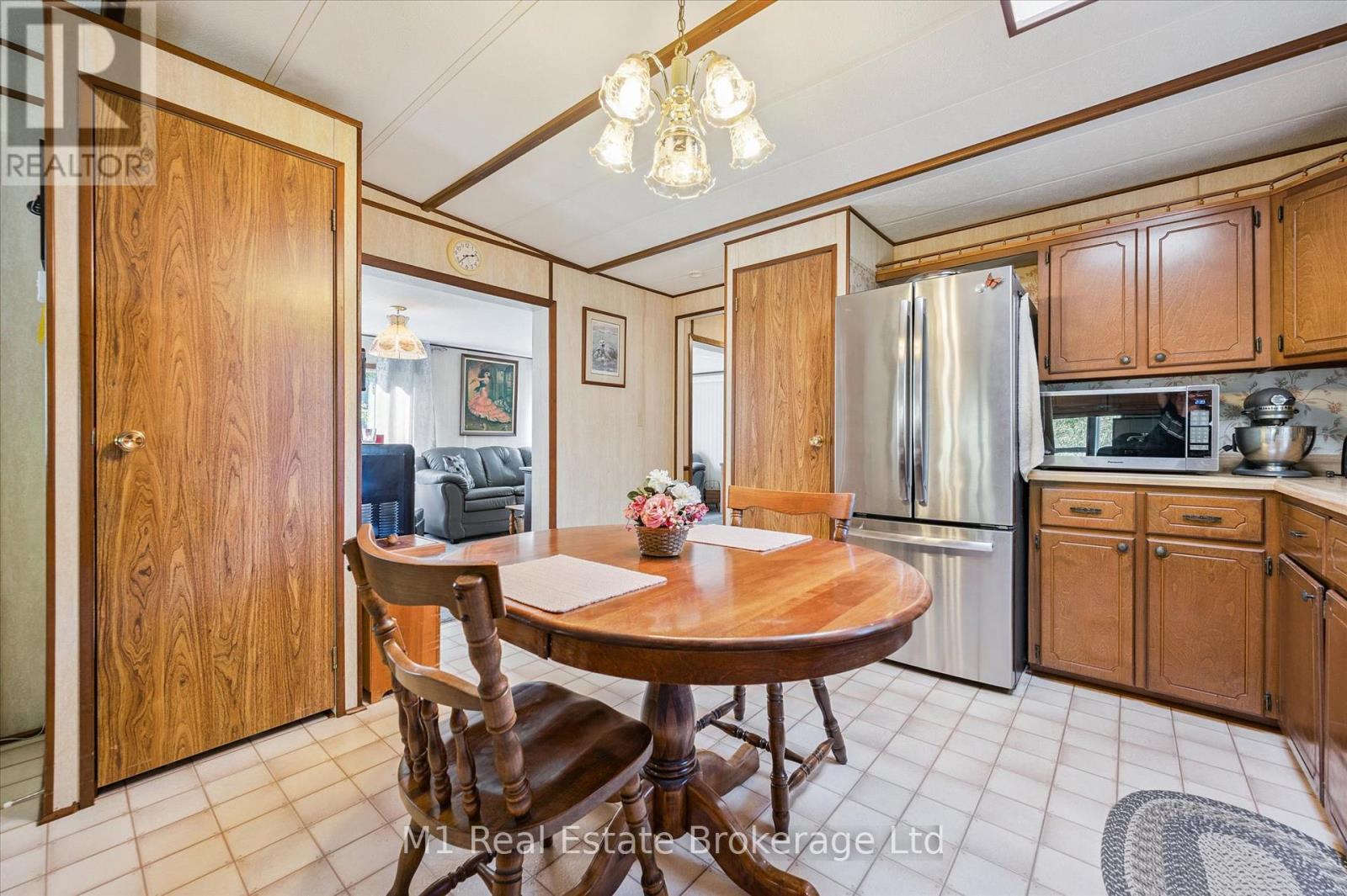 1 Grand Vista Drive, Wellington North, Ontario  N0G 2L0 - Photo 15 - X12450223