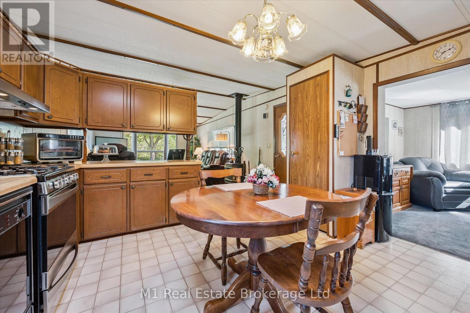 1 Grand Vista Drive, Wellington North, Ontario  N0G 2L0 - Photo 16 - X12450223