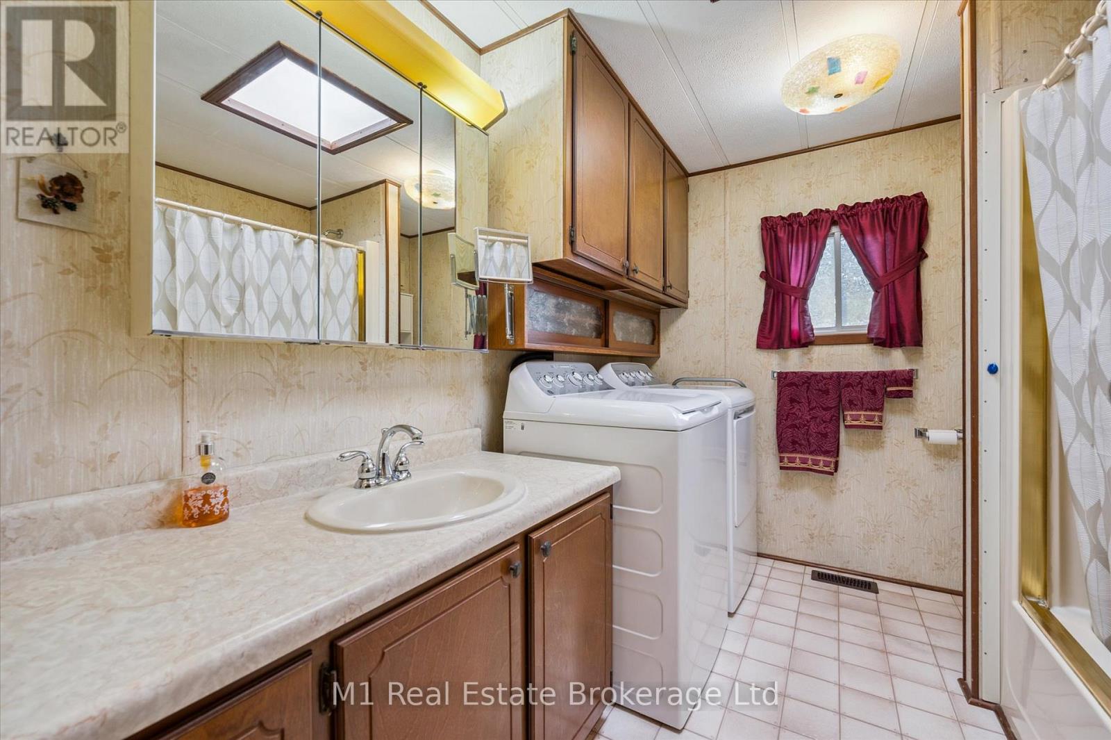 1 Grand Vista Drive, Wellington North, Ontario  N0G 2L0 - Photo 22 - X12450223
