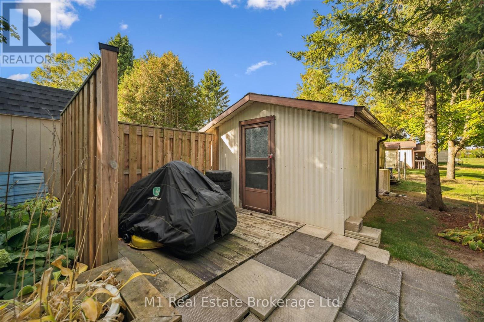 1 Grand Vista Drive, Wellington North, Ontario  N0G 2L0 - Photo 36 - X12450223