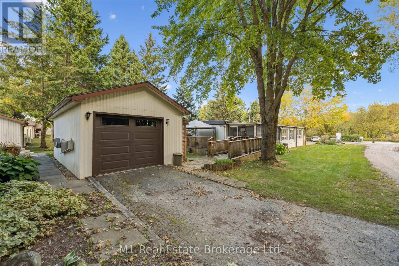 1 Grand Vista Drive, Wellington North, Ontario  N0G 2L0 - Photo 37 - X12450223