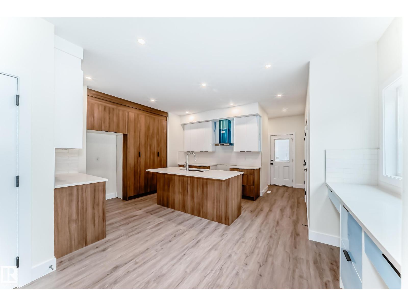 10720 149 St Nw Nw, Edmonton, Alberta  T5P 1M2 - Photo 5 - E4461179