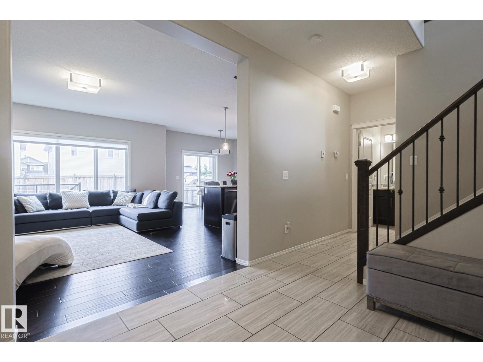 17135 47 St Nw, Edmonton, Alberta  T5Y 3P4 - Photo 2 - E4461180