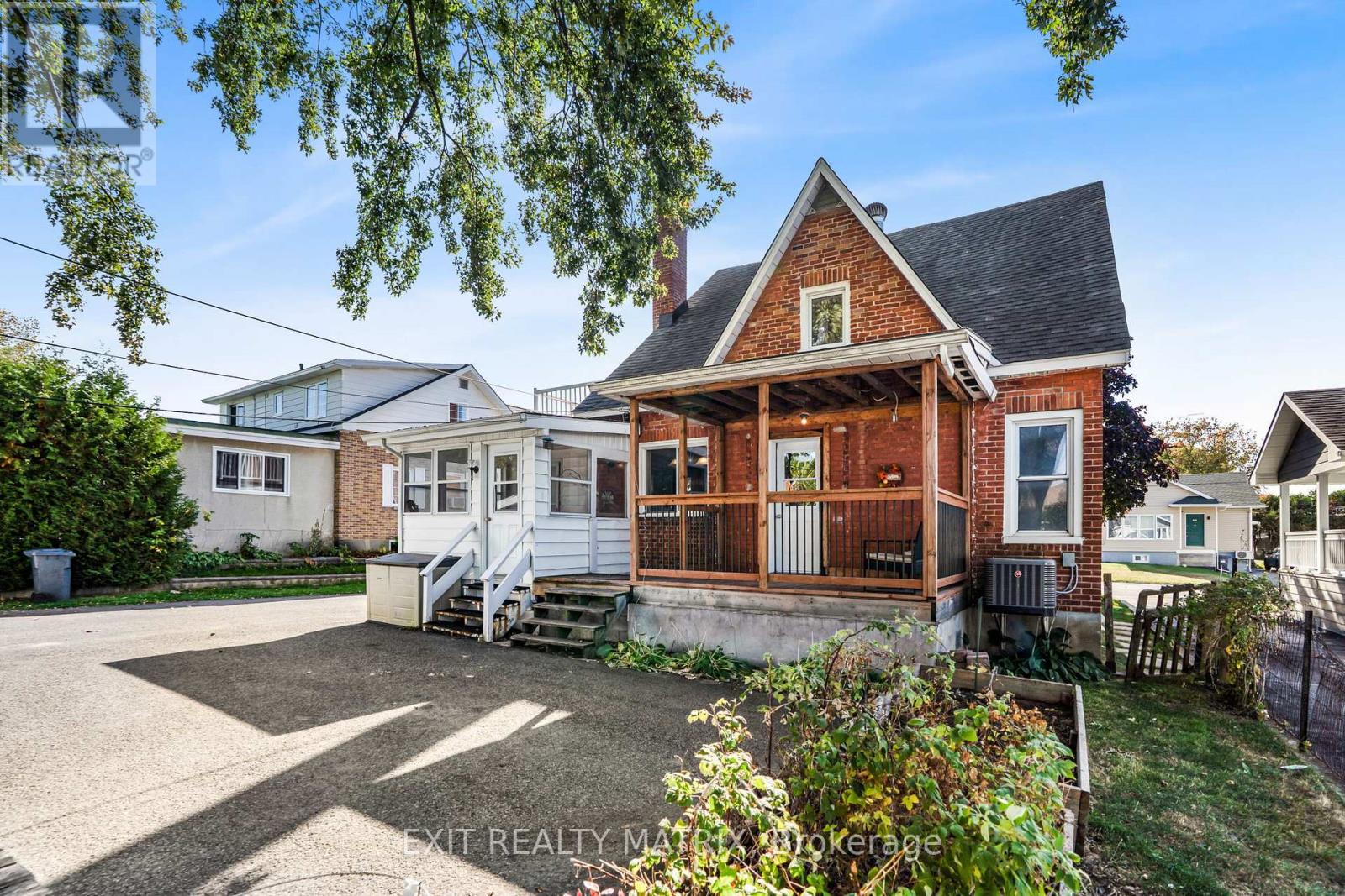 453 Garneau Street, Hawkesbury, Ontario  K6A 1M6 - Photo 2 - X12450153